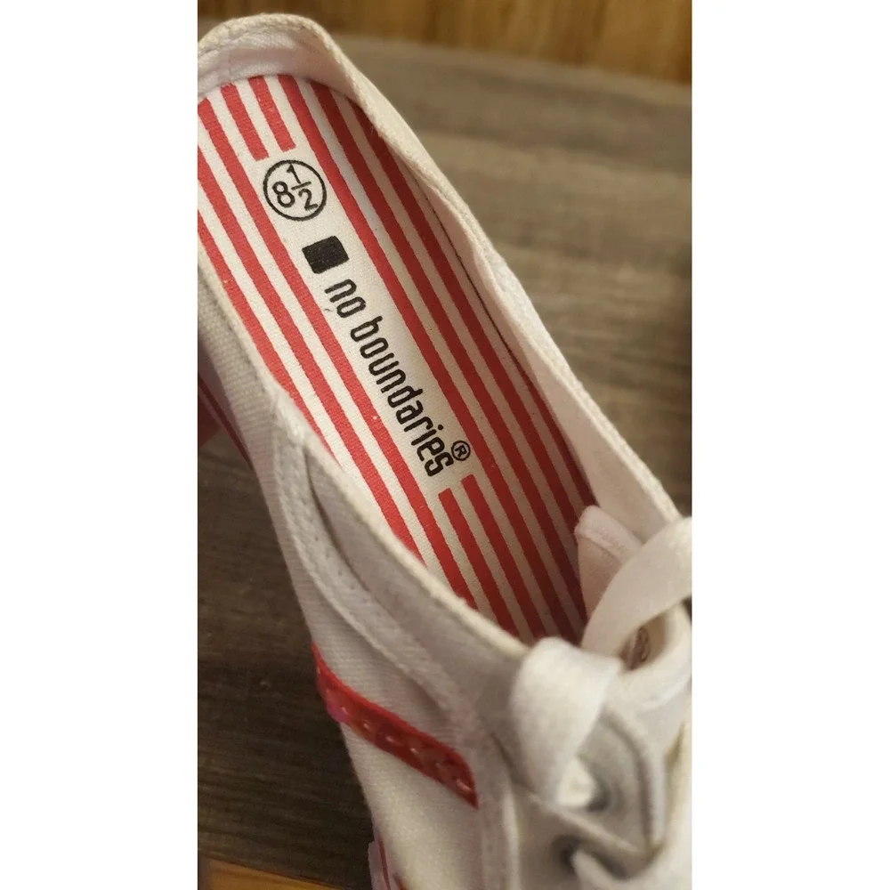 No Boundaries Slip On‎ Shoes White & Red Lace Up Women's Size 8.5